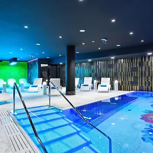 Ferreus Modern Art Deco Hotel